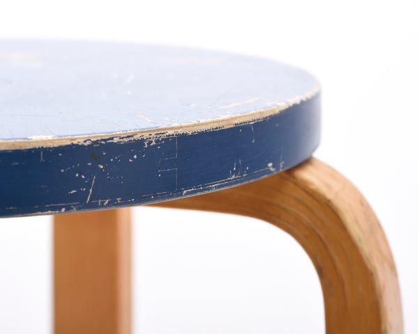 052 Stool E60, blue seat lacquered – Artek Online Store