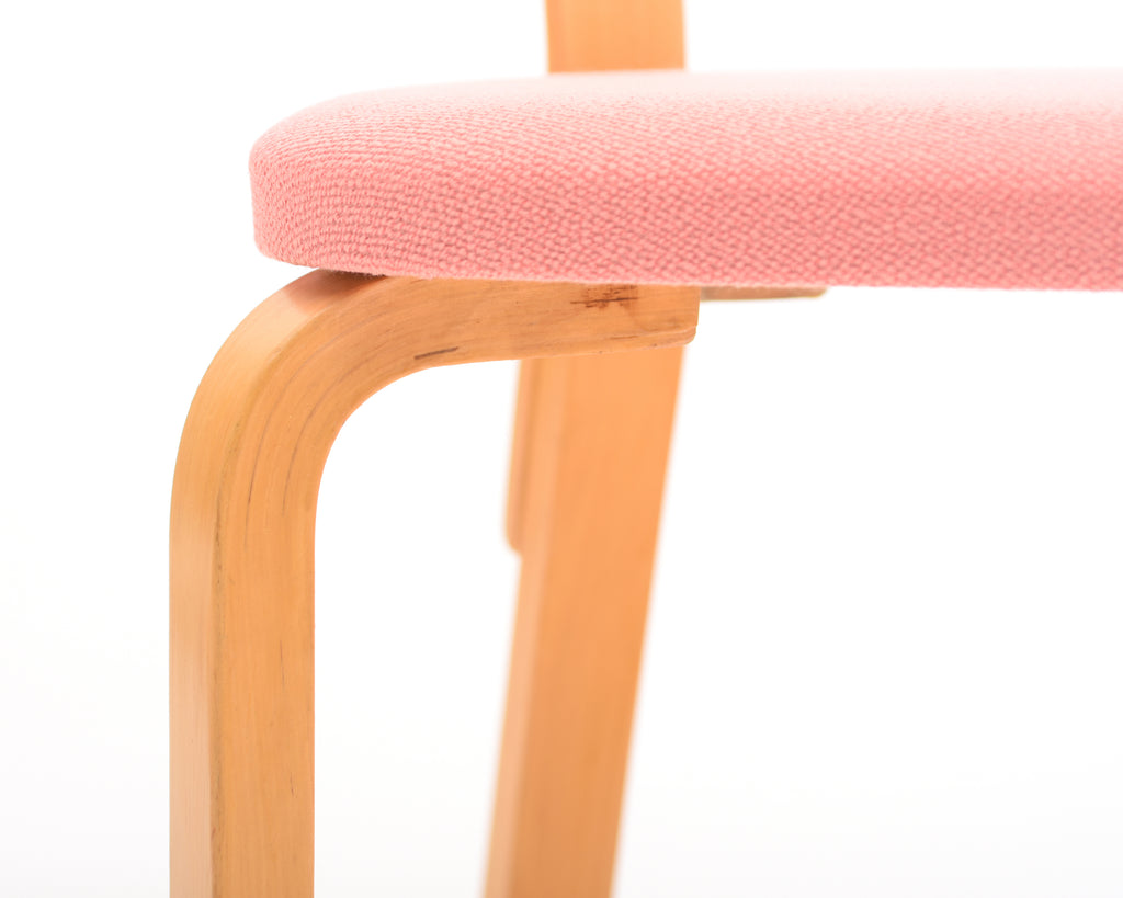 Detailed front-facing view showcasing the structure of the chair seat.